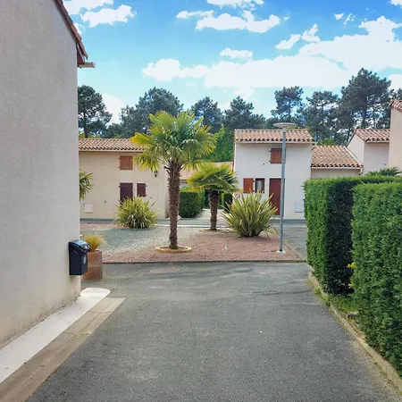 Holiday home Gorgeous In With Swimming Pool