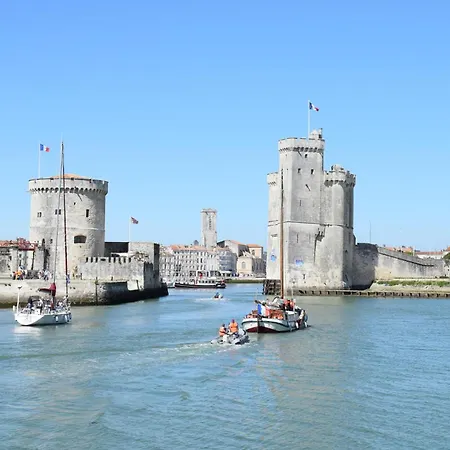 2 Bedroom Beautiful In Holiday home