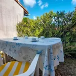 Amazing Home In Les Mathes With Swimming Pool * 莱马特