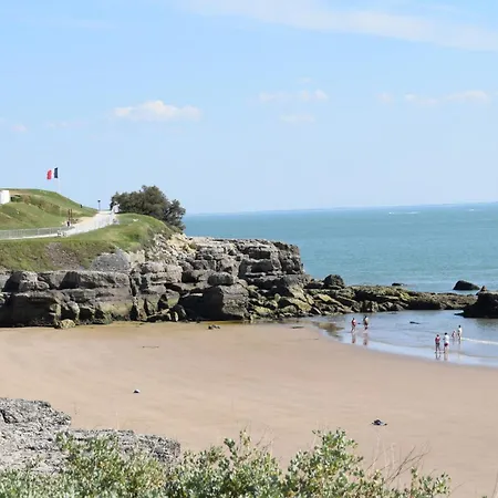 Дом отдыха 2 Bedroom Beautiful In Ле-Мат